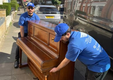 Acoustic Piano Delivery - GoodyVan